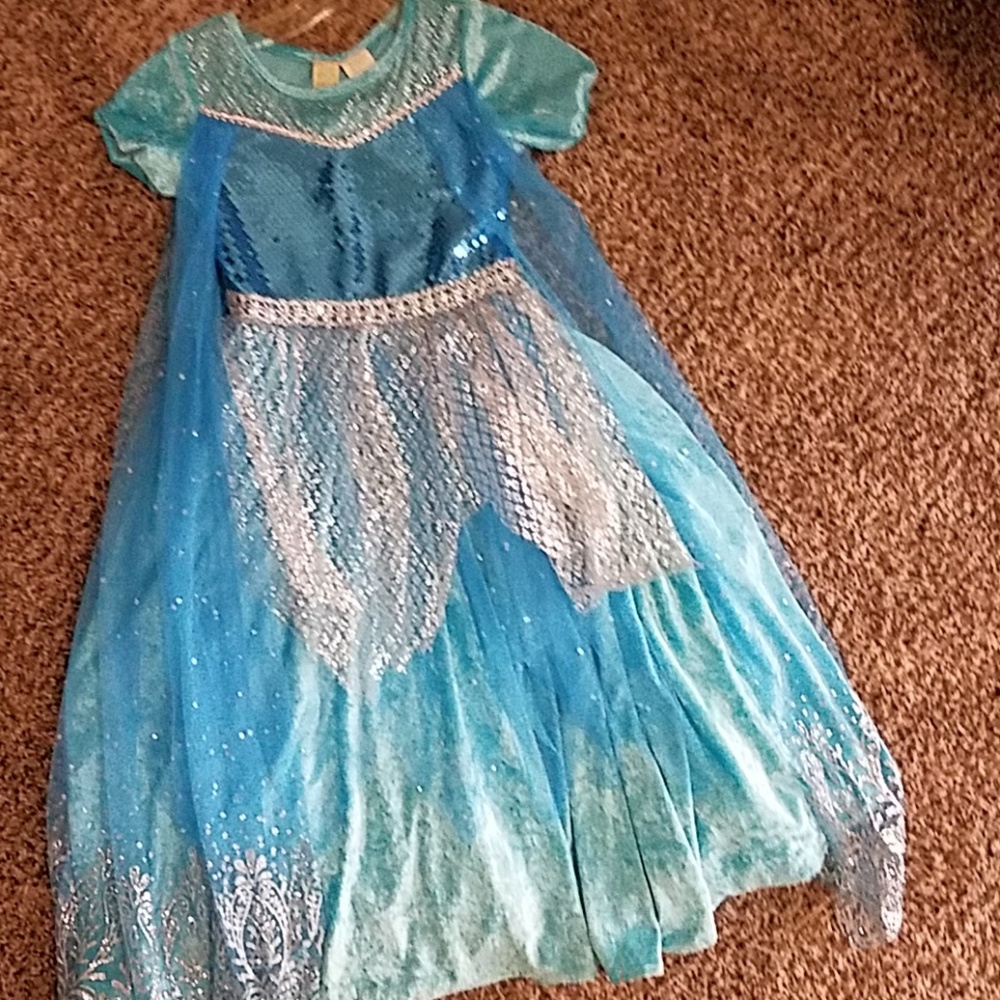 Elam dress costume